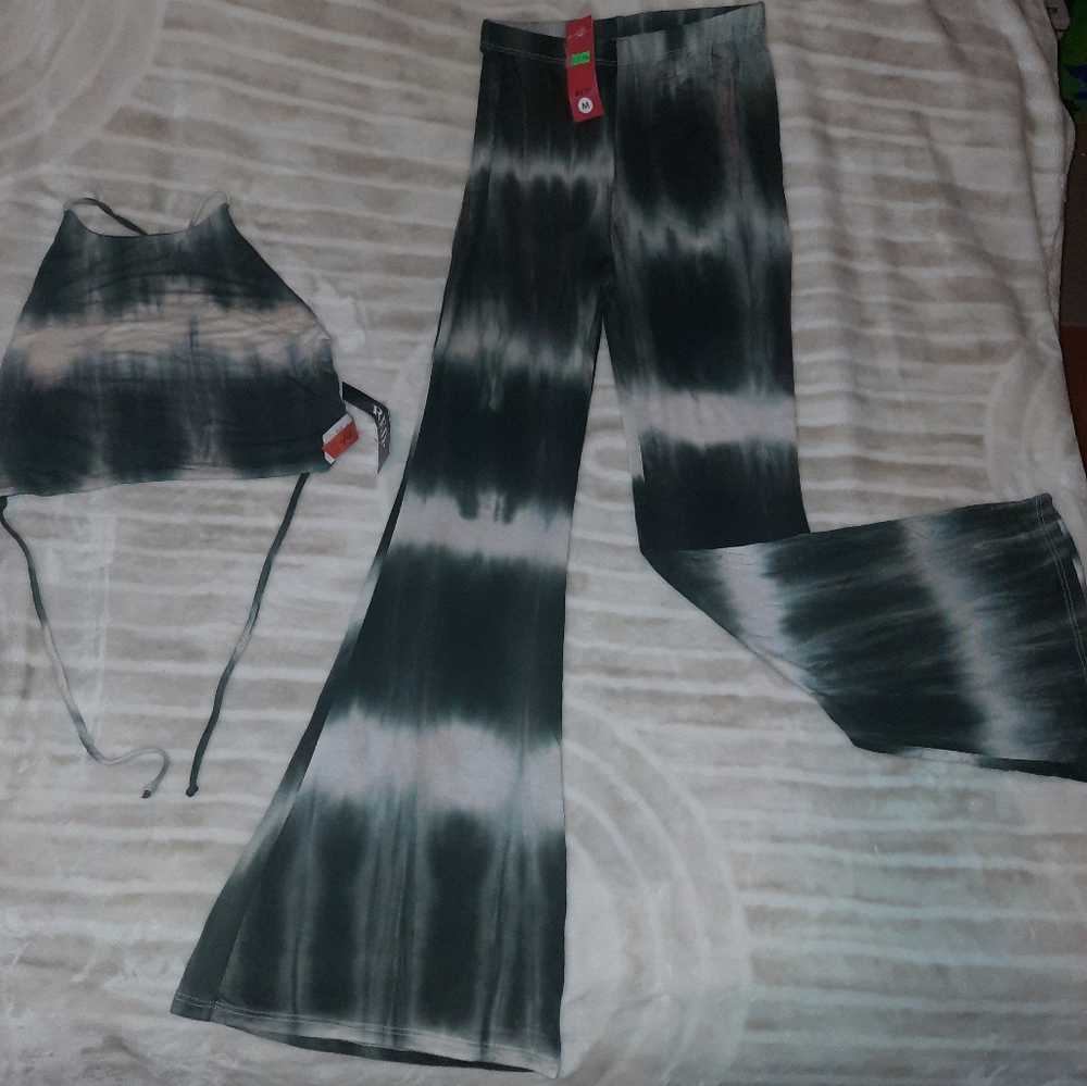 2 Piece Crop Flare Leg Set NWT